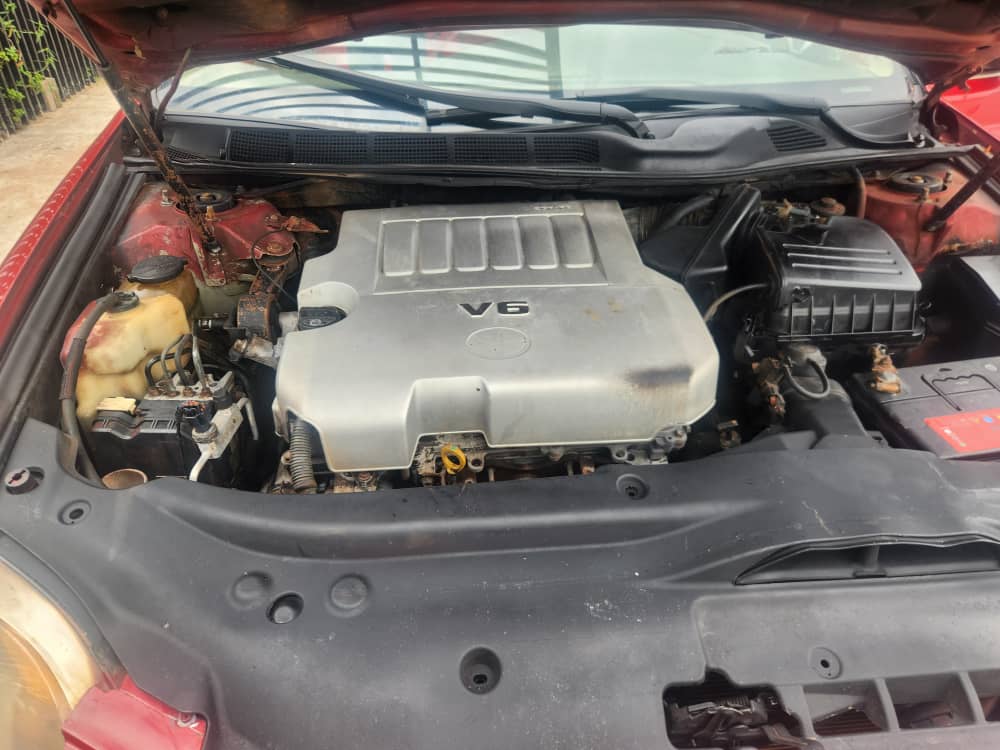 Urgent sales. and Sound Highest grade Toyota avalon 2006model. Glass roof, Registered ,Excellent Eng